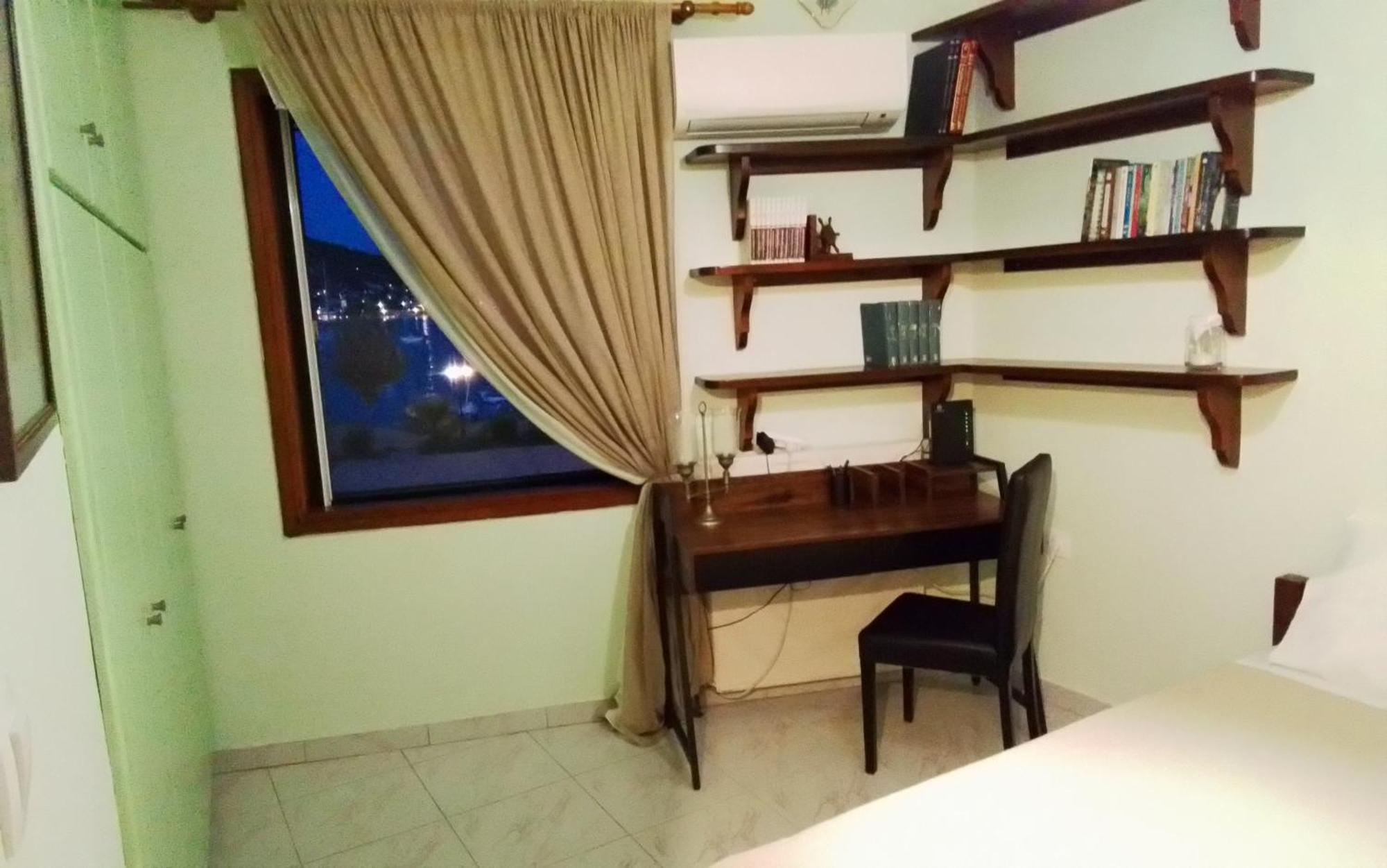 Liberty Porosview Apartement Galatás 外观 照片